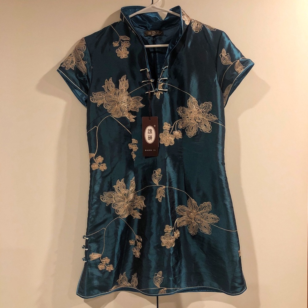 Authentic  Short Sleeve Brocade Cheongsam